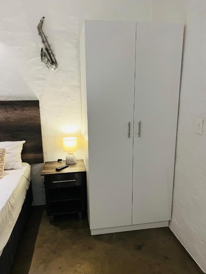 City Living Apartment 119 - Washer, 4K Tv, Fast Wifi, & Sunny Balcony Joanesburgo Exterior foto